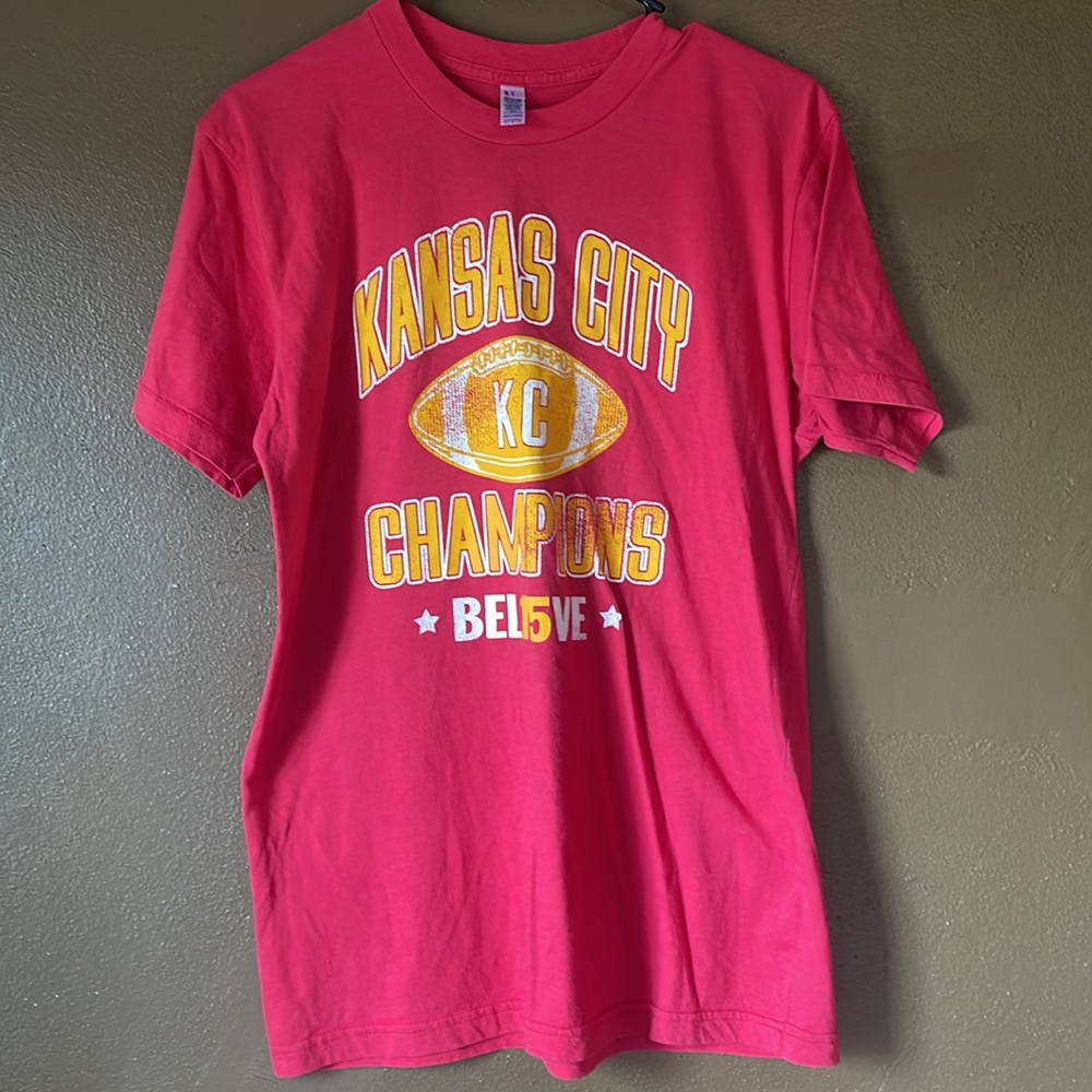 Kansas City Chiefs Champions Short-sleeve Tee / Size Medium
